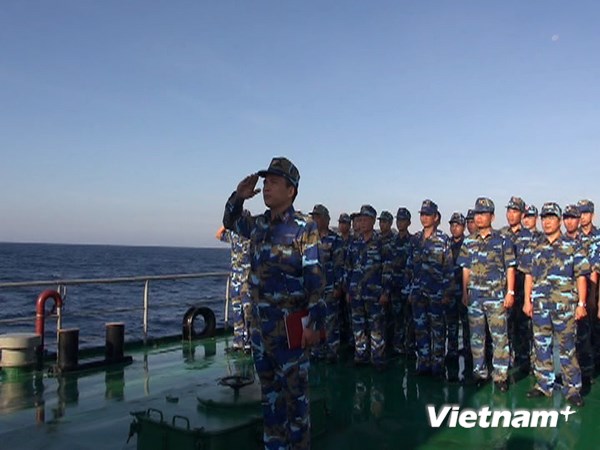 Trực tiếp từ Hoàng Sa Thiêng liêng nghi lễ chào cờ Tổ Quốc