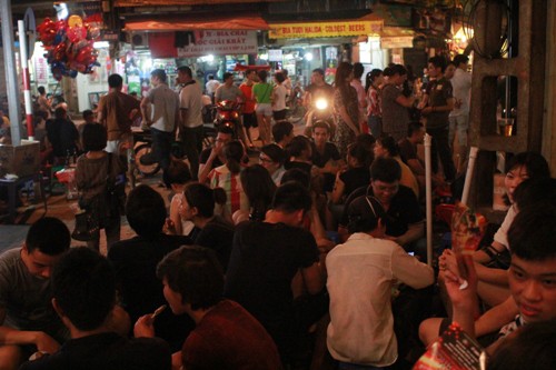 Bán trà chanh 12 000 đồng ngày nắng nóng, kiếm tiền triệu