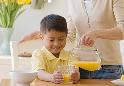 Mẹo giữ gìn sức khỏe cho trẻ trong mùa nóng