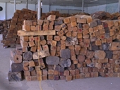 Bắt giữ lô gỗ hương 4 tỉ đồng chở lậu bằng tàu hỏa