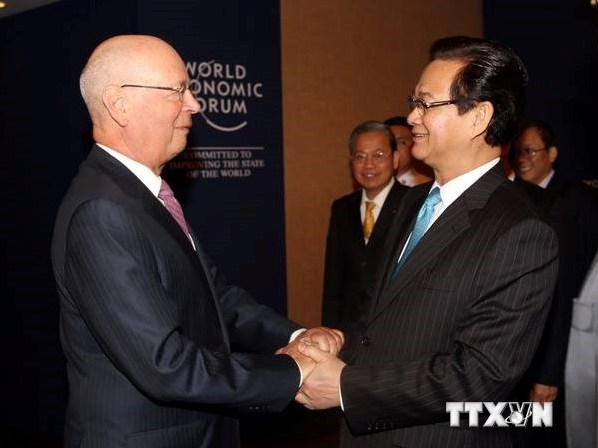 Thủ tướng Nguyễn Tấn Dũng tiếp Chủ tịch Diễn đàn Kinh tế Thế giới Klaus Schwab. (Nguồn: TTXVN)