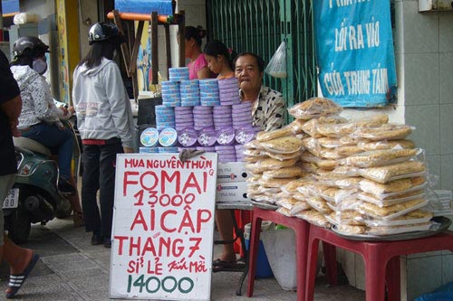 Hô biến hàng cận date thanh lý