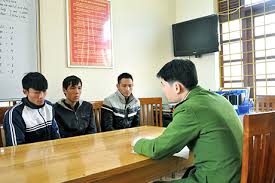 Bắt nhóm đối tượng trộm hàng tấn chì