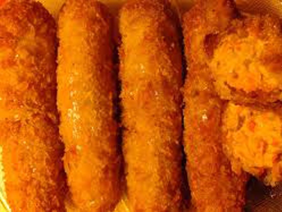 Nem bơ hải sản Tôm cá ươn, mayonnaise đểu