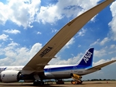 Siêu máy bay Boeing 787 lần đầu tiên đến Hà Nội