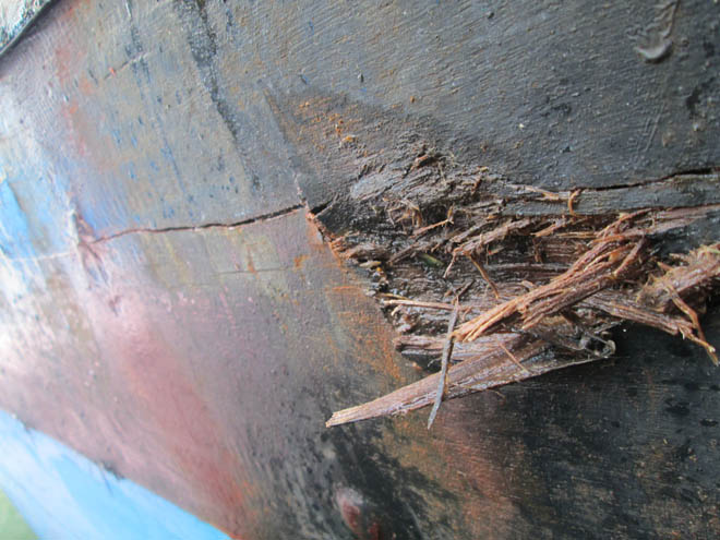 2 tàu Trung Quốc tạo gọng kìm, húc đuôi, phun vòi rồng tàu cá Việt Nam