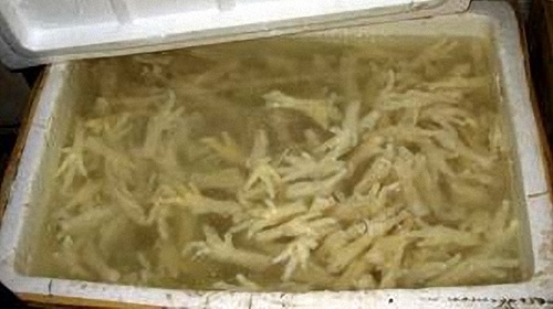 Chân gà rút xương dễ dàng nhờ bột lạ