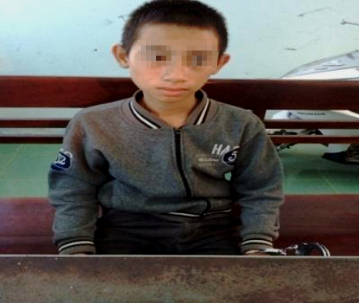 Thiếu niên 14 tuổi đâm chết bạn trong tiệm internet