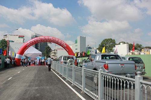 TP HCM Cầu Bông và cầu Hậu Giang chính thức thông xe