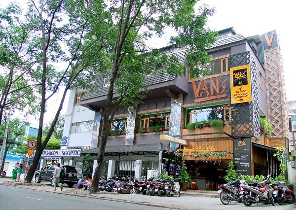 Độc đáo và tinh tế với cà phê bar của vợ chồng ca sĩ Cẩm Vân và Khắc Triệu