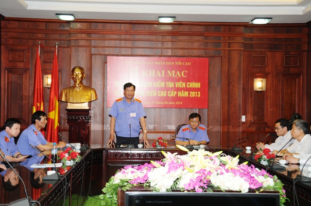 Tiến sỹ Trần Công Phàn, Phó Viện trưởng VKSNDTC phát biểu khai mạc kỳ thi