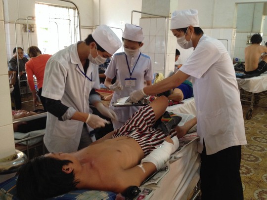 Đi đòi nợ, xã hội đen rút súng bắn liên tục