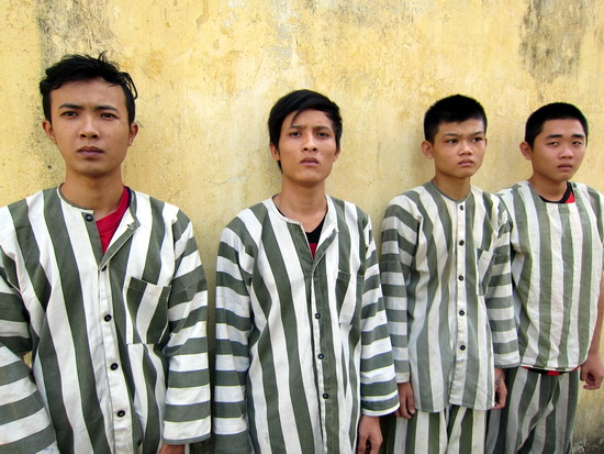 Bắt tạm giam 4 đối tượng côn đồ