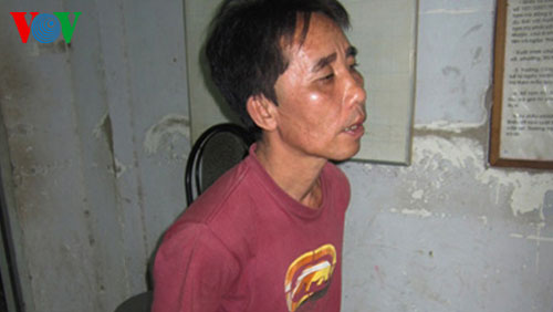 Đối tượng Lê Văn Phước, 46 tuổi (ấp Phước Lý, xã Đại Phước, H.Nhơn Trạch) đã thú nhận trước cơ quan công an là đã dùng đũa đâm chết người mẹ già bị tai biến