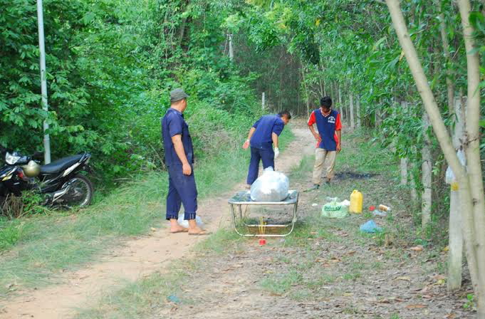 Phát hiện xác chết trong vườn Tràm