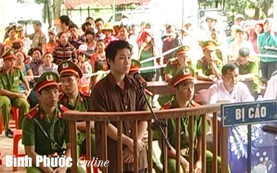 Đâm chết người làm thuê, cướp dây chuyền