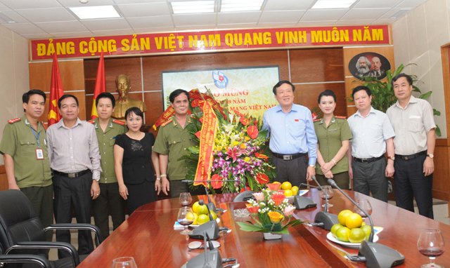 Viện trưởng VKSNDTC Nguyễn Hòa Bình chúc mừng Truyền hình Công an Nhân dân