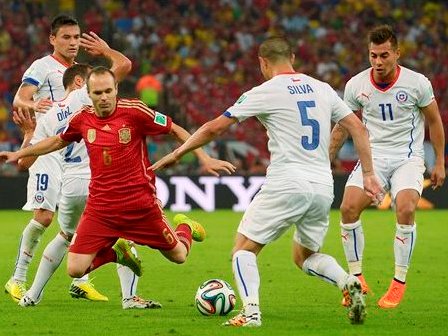 Thua Chile, Tây Ban Nha trở thành cựu vô địch thế giới