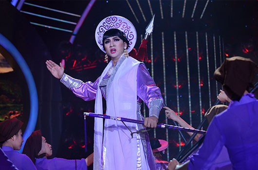 Tiết mục hóa trang thành NSƯT Thanh Nga trong đêm chung kết