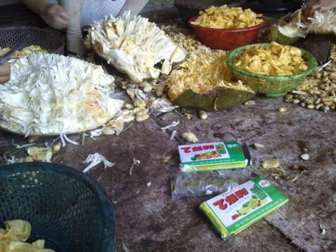 Người Việt tự đầu độc nhau bằng hóa chất Trung Quốc