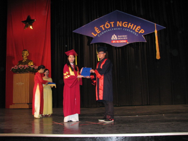 Đại học Hoa Sen trao bằng tốt nghiệp cho 765 tân khoa