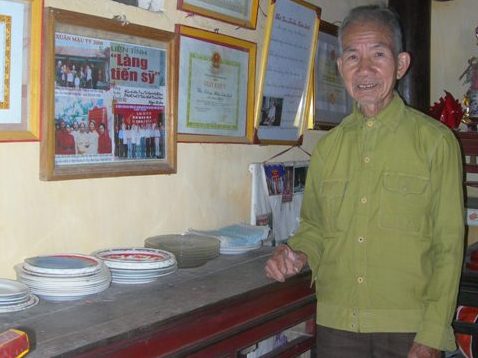 Quê nghèo nuôi toàn tiến sĩ