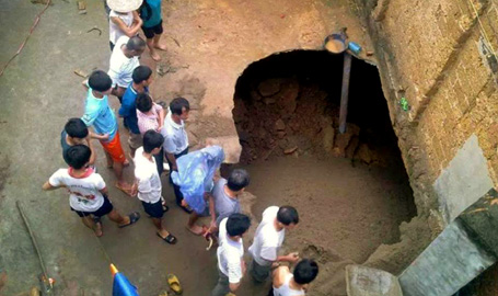 Hà Nội Hoảng hồn vì hố tử thần xuất hiện khi khoan giếng