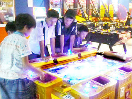 Vui chơi bằng máy game điện tử - thua nhiều hơn thắng