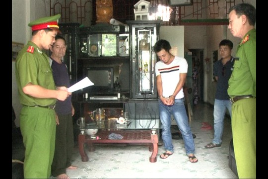 Bóp cổ em vợ, đánh chấn thương sọ não