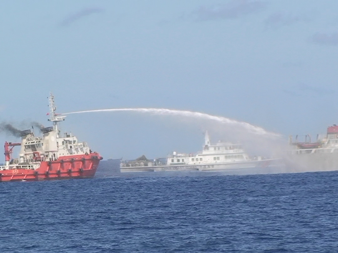 Độc lập, chủ quyền quốc gia  bị đe dọa nghiêm trọng