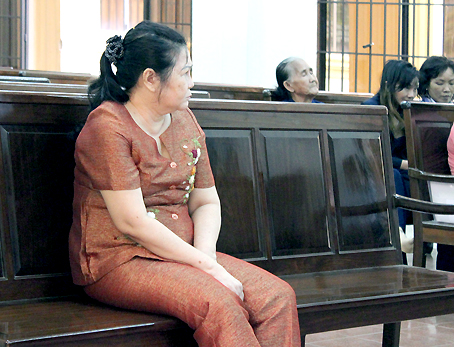 Nguyên giám đốc quỹ tín dụng hầu tòa