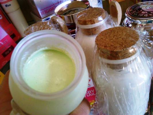 Sữa non kích trắng Chớ dại mà hại da