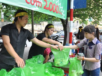 Rầm rộ tiếp sức sĩ tử mùa thi đại học