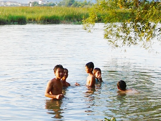Mơ Thấy Tắm Sông Đánh Con Gì? Giải Mã Điềm Báo Và Những Con Số May Mắn