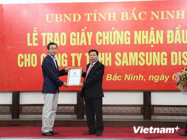 Bắc Ninh trao chứng nhận đầu tư 1 tỷ USD cho Samsung Display