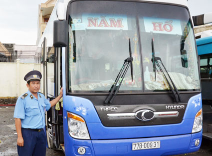 Tạm giữ một xe dù không giấy tờ