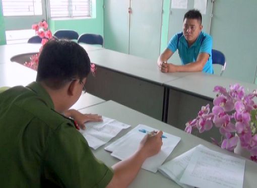 Phòng cảnh sát truy nã tội phạm vận động thêm một đối tượng ra đầu thú