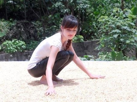 Hoa hậu từ bỏ vương miện và kế hoạch hoàn hảo tấn công showbiz