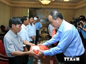 Chủ tịch MTTQ thăm các chiến sỹ bị thương trong vụ rơi máy bay