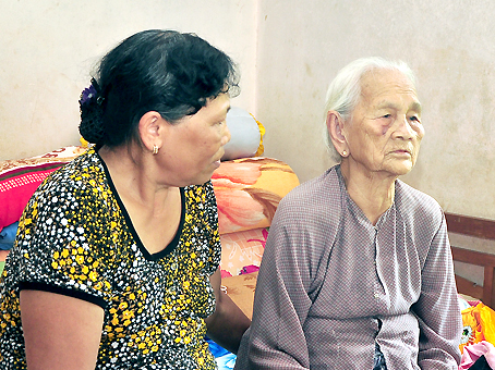 Cụ bà hơn trăm tuổi bắt cướp