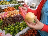 Trung Quốc tố ngược hoa quả, bánh kẹo Việt Nam