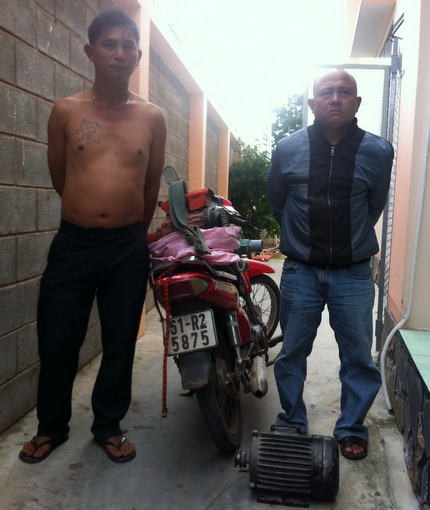 Bắt 2 nghi phạm trộm mô tơ