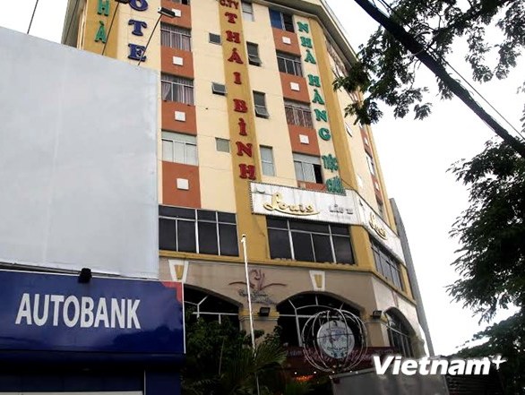 Đi dự tiệc cưới, 15 khách bị mắc kẹt trong thang máy