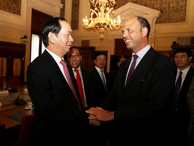 Bộ trưởng Trần Đại Quang và ngài An-giê-li-nô An-pha-nô Bộ trưởng Bộ Nội vụ Công hòa I-ta-li-a.