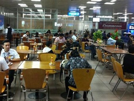 Phở, bún, mỳ tôm, cà phê…tại sân bay đồng loạt giảm giá