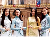 Áo dài Việt đến các kinh đô thời trang