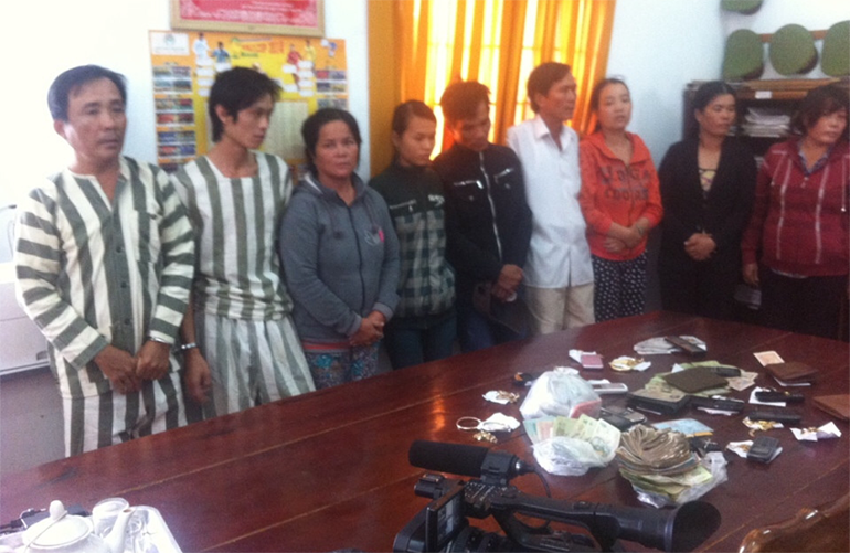 Triệt xóa một tụ điểm đánh bạc