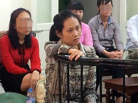 Giả chữ ký tổng giám đốc, chiếm đoạt gần 10 tỷ