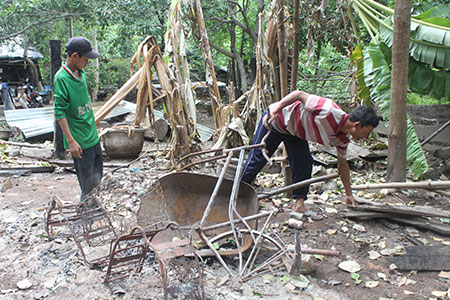 Một nhà dân nghi bị lâm tặc đốt
