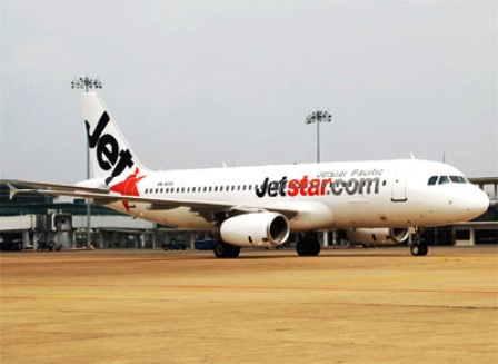 Lịch bay thay đổi vì chim và máy bay